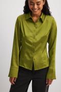 NA-KD Trend Skjorte i sateng med spisse skuldre - Green
