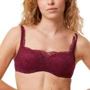 Triumph BH Body Make-Up Illusion Lace Balconette Vinrød  C 90 Dame