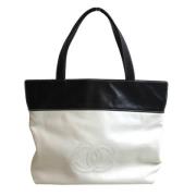 Brukt Hvit Skinn Chanel Tote Bag