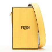 Pre-owned Gul skinn Fendi Crossbody veske