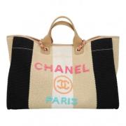 Pre-owned Beige Raffia Chanel veske