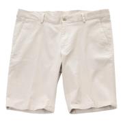 Stilige Ecru Bermuda Shorts