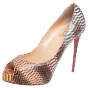 Pre-owned Beige stoff Christian Louboutin haeler