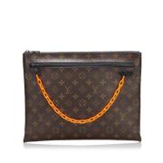 Pre-owned Brunt lerret Louis Vuitton Clutch