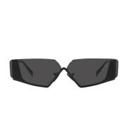 Solbriller med uregelmessig form og mørkegrå linser