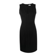 Ermeløs V-hals kjole i svart