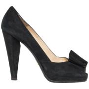 Pre-owned Suede heels