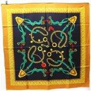 Pre-owned Silk scarves