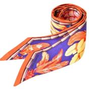 Pre-owned Silk scarves