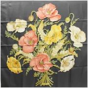 Pre-owned Silk scarves