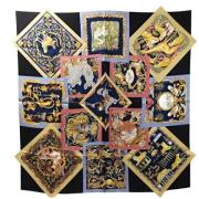 Pre-owned Silk scarves