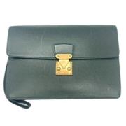 Pre-owned Leather clutches