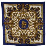 Pre-owned Silk scarves