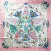 Pre-owned Silk scarves