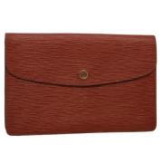 Pre-owned Leather clutches