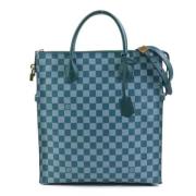 Pre-owned Fabric handbags