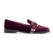 Burgunder Velvet Loafer med Gemstone Detalj