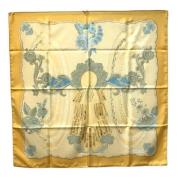 Pre-owned Silk scarves