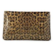 Pre-owned Fabric clutches