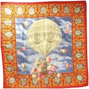 Pre-owned Silk scarves