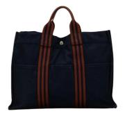 Pre-owned Canvas handbags