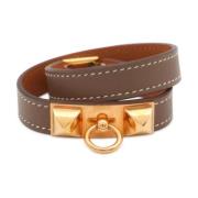 Pre-owned Leather bracelets