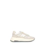 Beige Skinn Sneakers med Gravert Logo