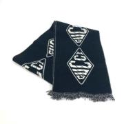 Pre-owned Wool scarves