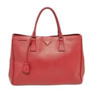 Pre-owned Leather totes