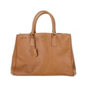 Pre-owned Leather handbags