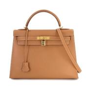 Pre-owned Leather handbags