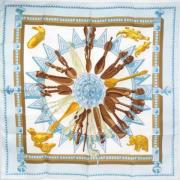 Pre-owned Silk scarves