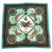 Pre-owned Silk scarves