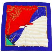 Pre-owned Silk scarves