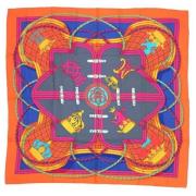 Pre-owned Silk scarves