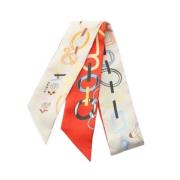 Pre-owned Silk scarves