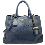 Pre-owned Leather prada-bags