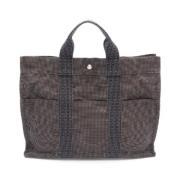 Pre-owned Canvas handbags