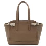 Pre-owned Leather handbags