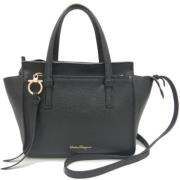 Pre-owned Leather handbags