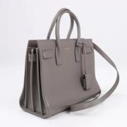 Pre-owned Leather handbags