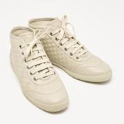 Pre-owned Leather sneakers