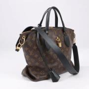 Pre-owned Leather handbags