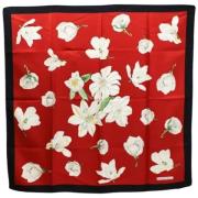 Pre-owned Silk scarves