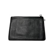 Pre-owned Leather clutches