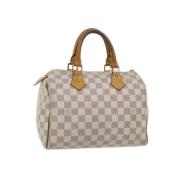 Pre-owned Fabric handbags