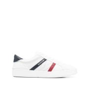 Hvite Sneakers med Tricolor Accent