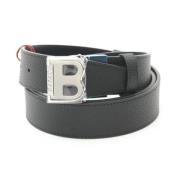 Pre-owned Leather belts