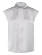 Dania Grey Reiss