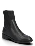 Chelsia W Black Exani